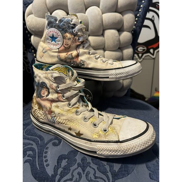 Converse x Wonder Woman All Star High Tops Size 7 NWOT - Picture 1 of 6